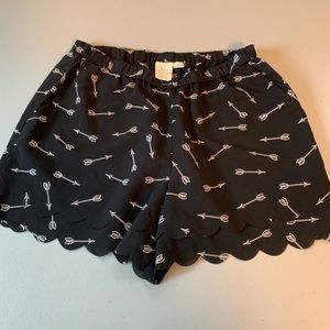 Anthropologie scalloped arrow shorts- size small